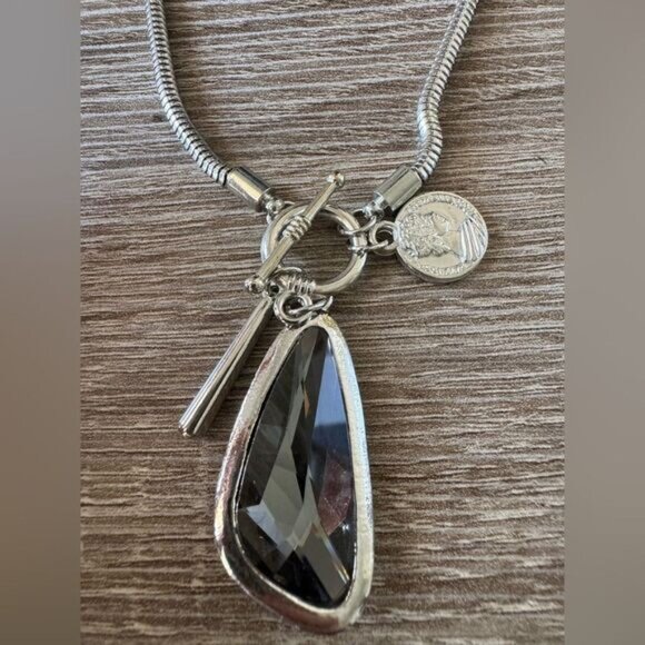 Elegant Silver Pendant Necklace A1438 - Picture 5 of 6